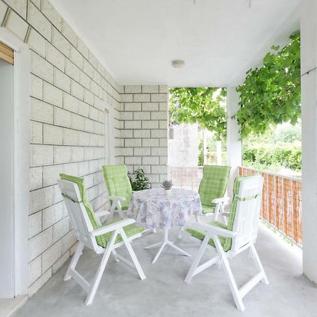 Ferienwohnung Apartman Zizula Kaštela Exterior foto