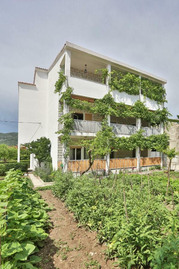 Ferienwohnung Apartman Zizula Kaštela Exterior foto